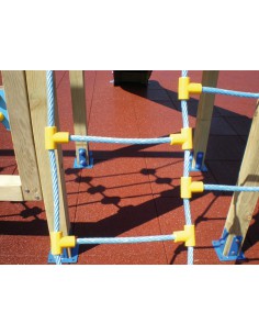 Passage pour escalier à cordes