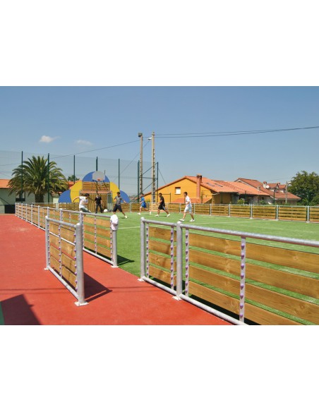 Zone multi-sports en acier galvanisé, bois traité en autoclave 29x14m